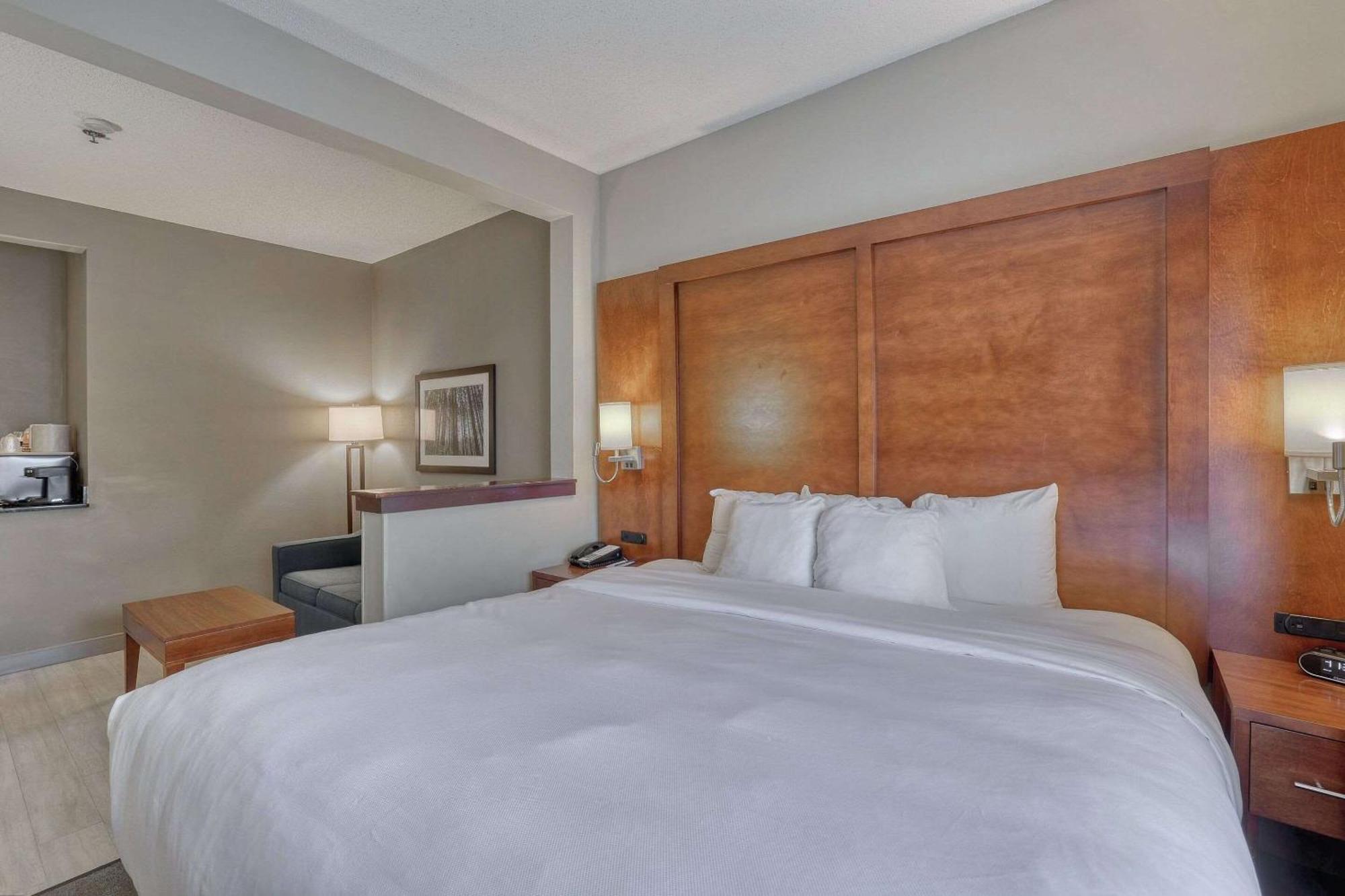 Comfort Suites Appleton Airport Eksteriør billede