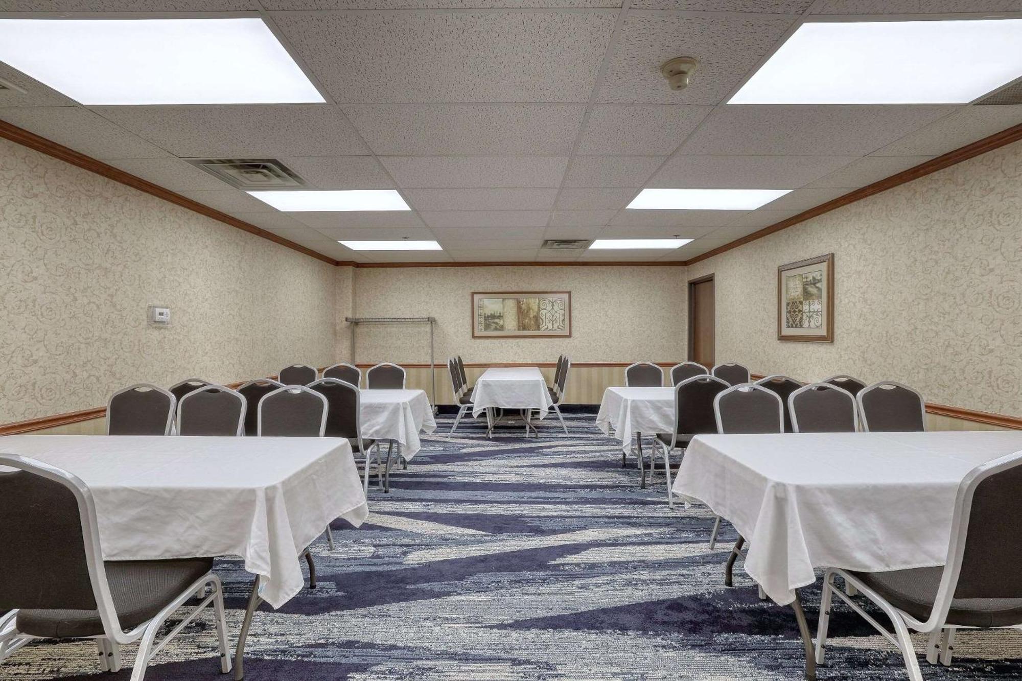 Comfort Suites Appleton Airport Eksteriør billede