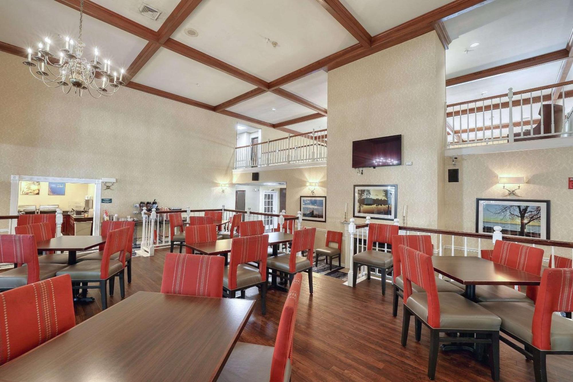 Comfort Suites Appleton Airport Eksteriør billede