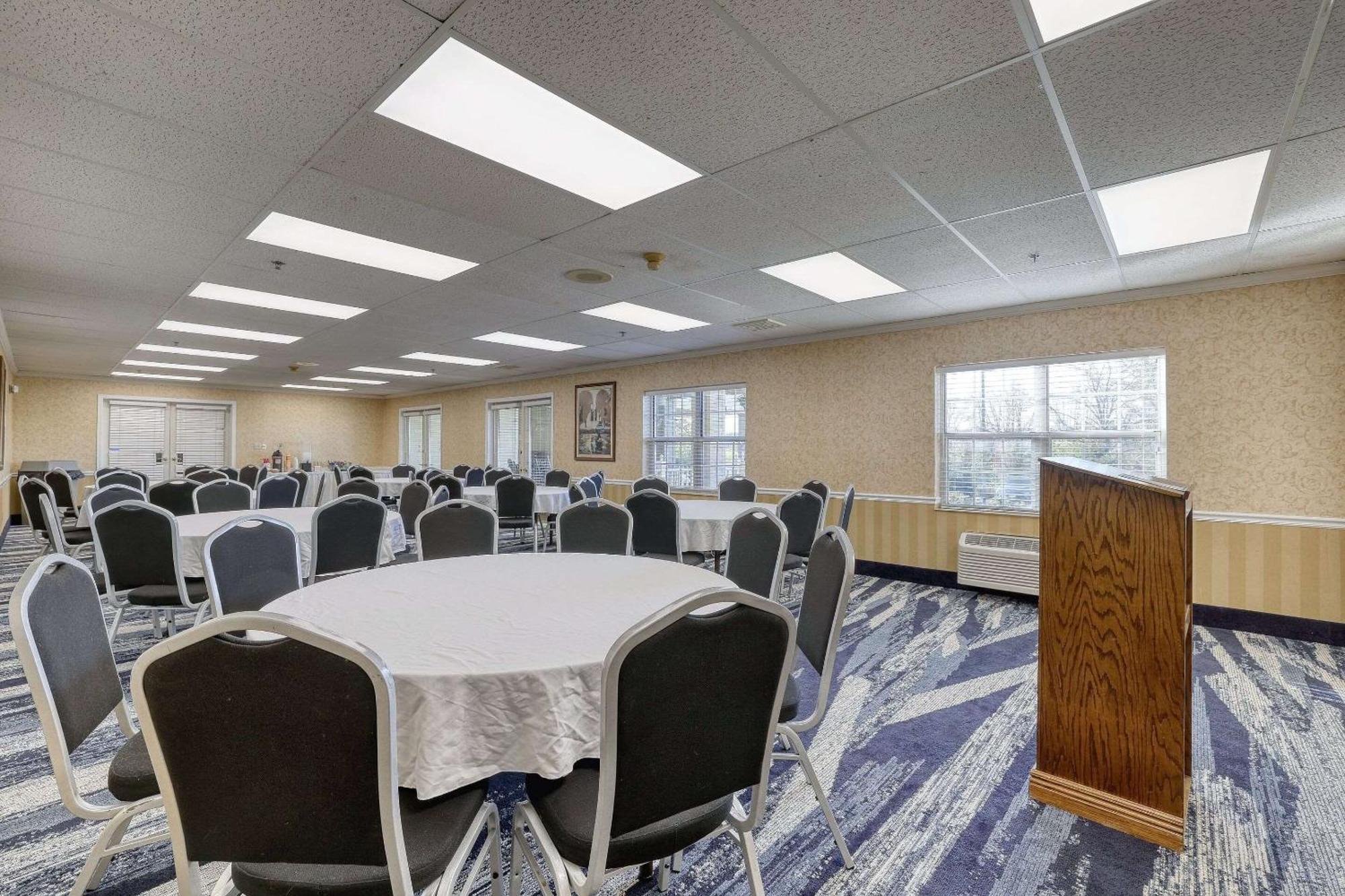 Comfort Suites Appleton Airport Eksteriør billede