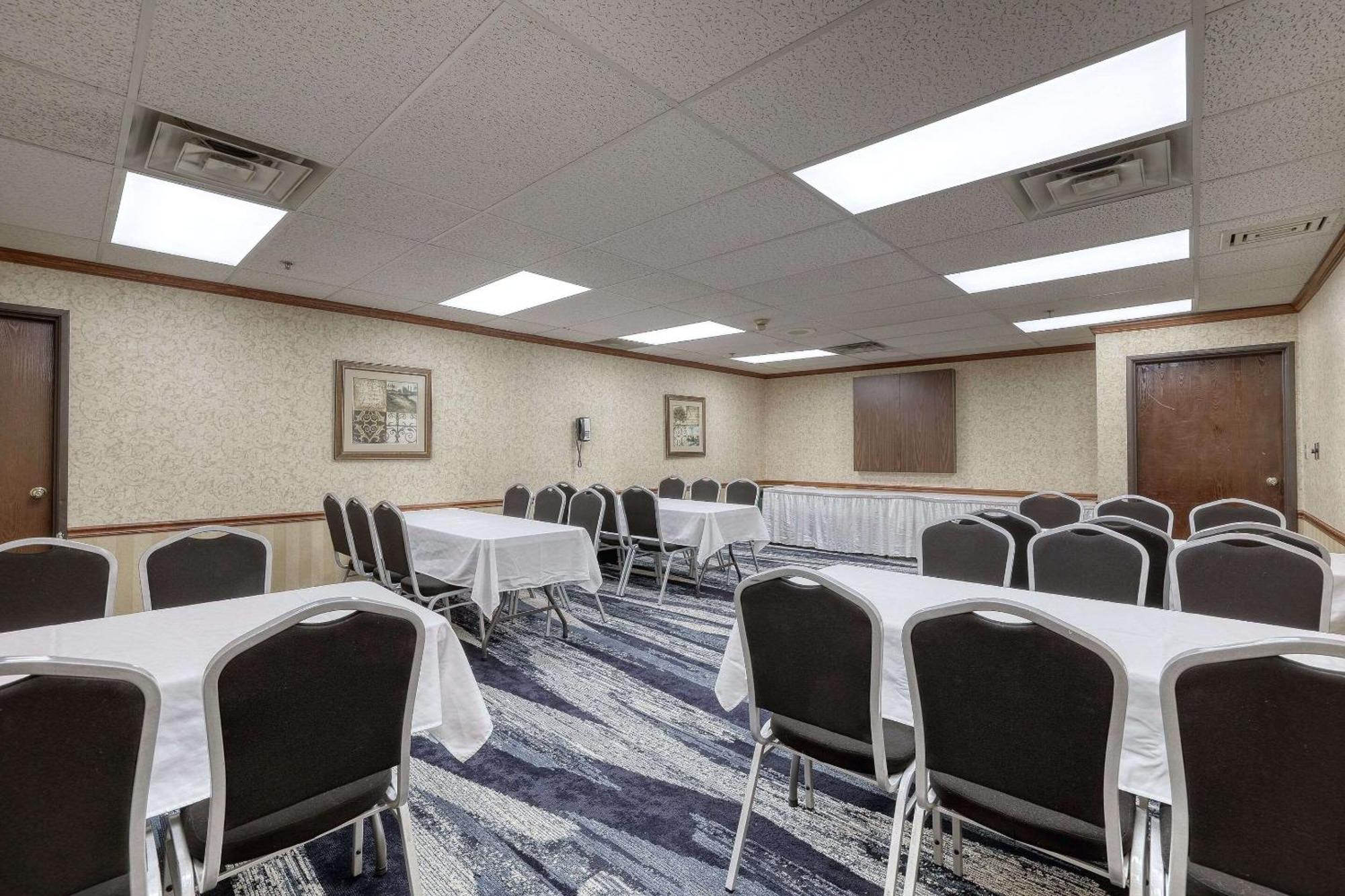 Comfort Suites Appleton Airport Eksteriør billede