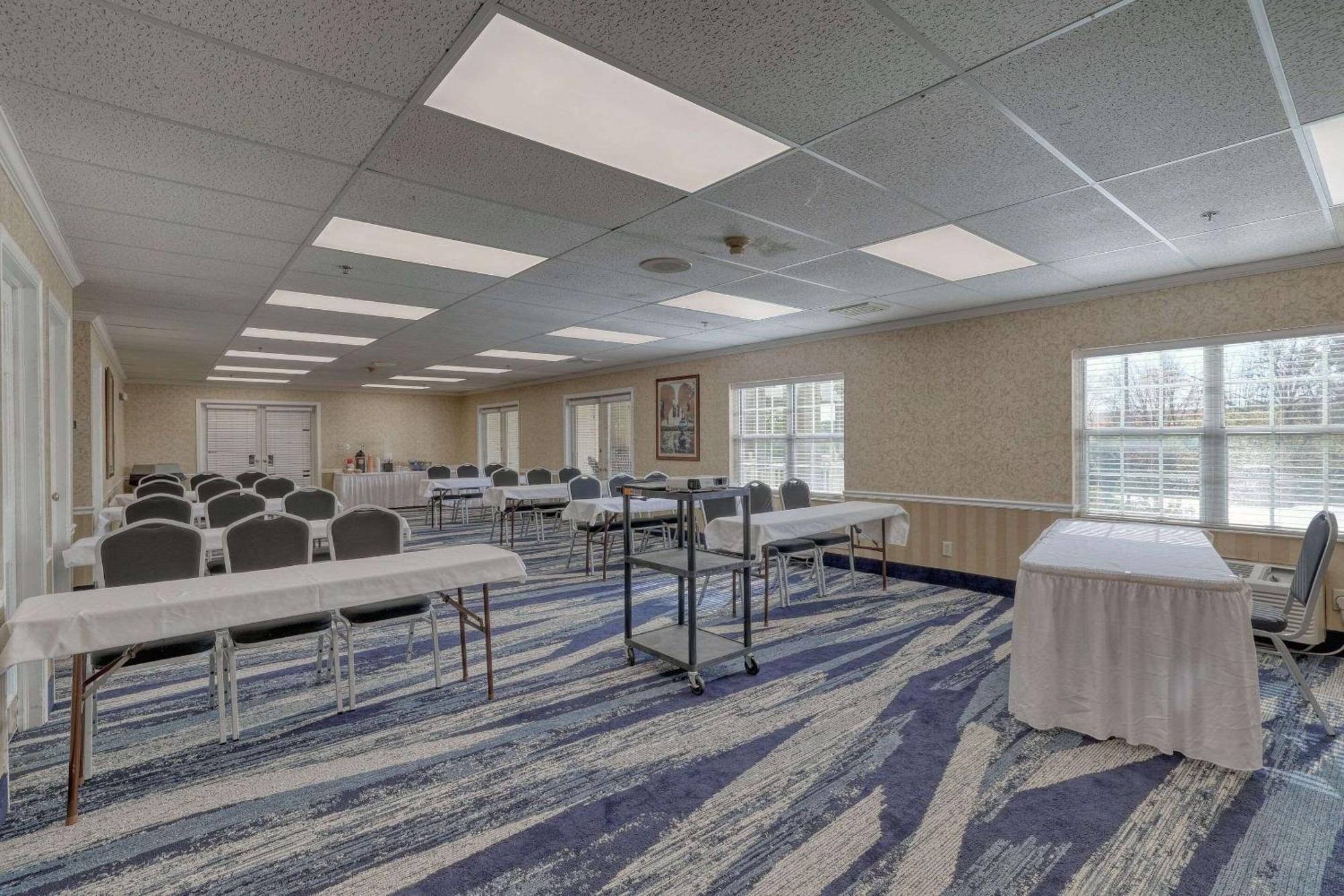 Comfort Suites Appleton Airport Eksteriør billede
