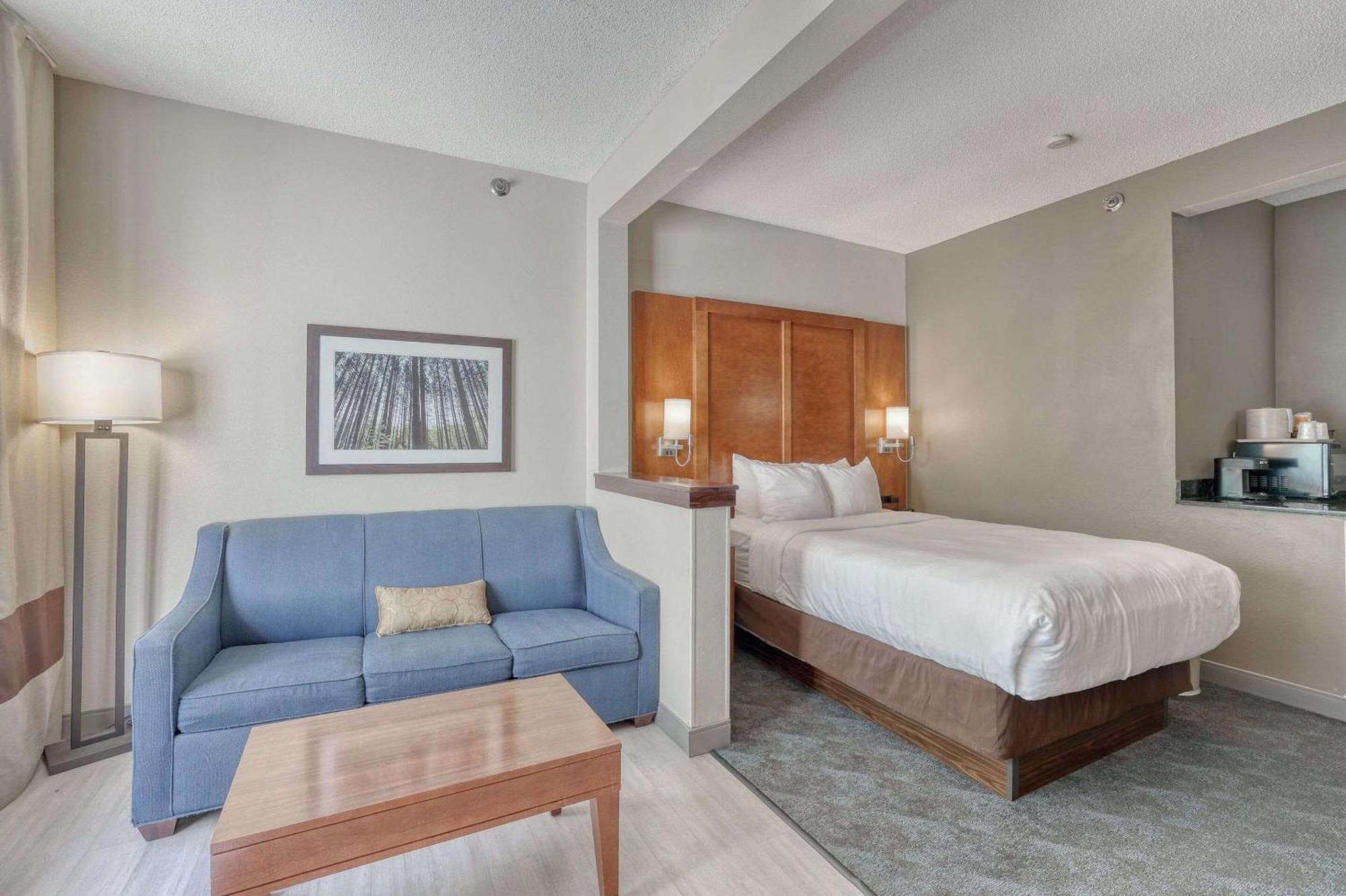 Comfort Suites Appleton Airport Eksteriør billede