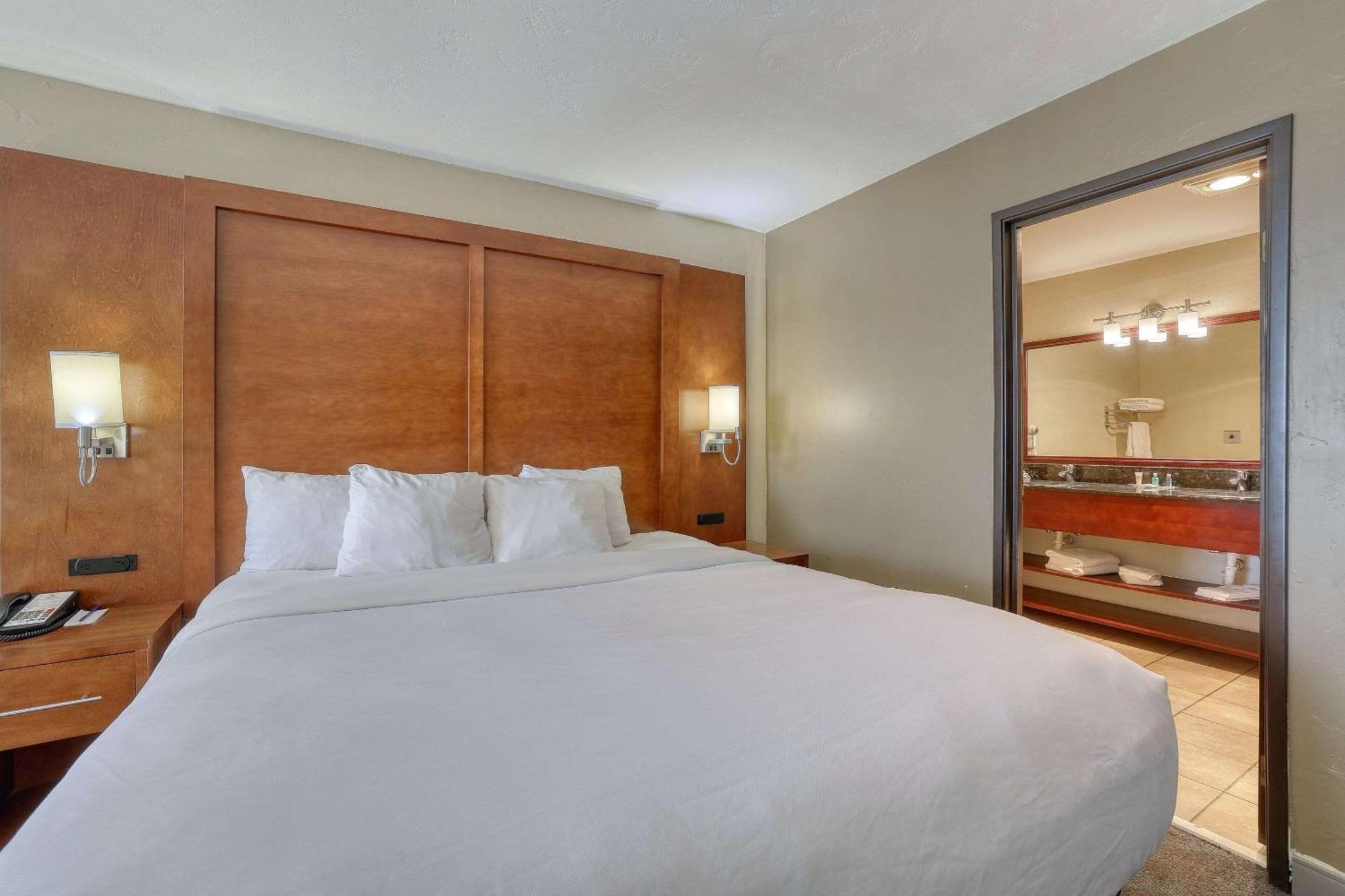 Comfort Suites Appleton Airport Eksteriør billede