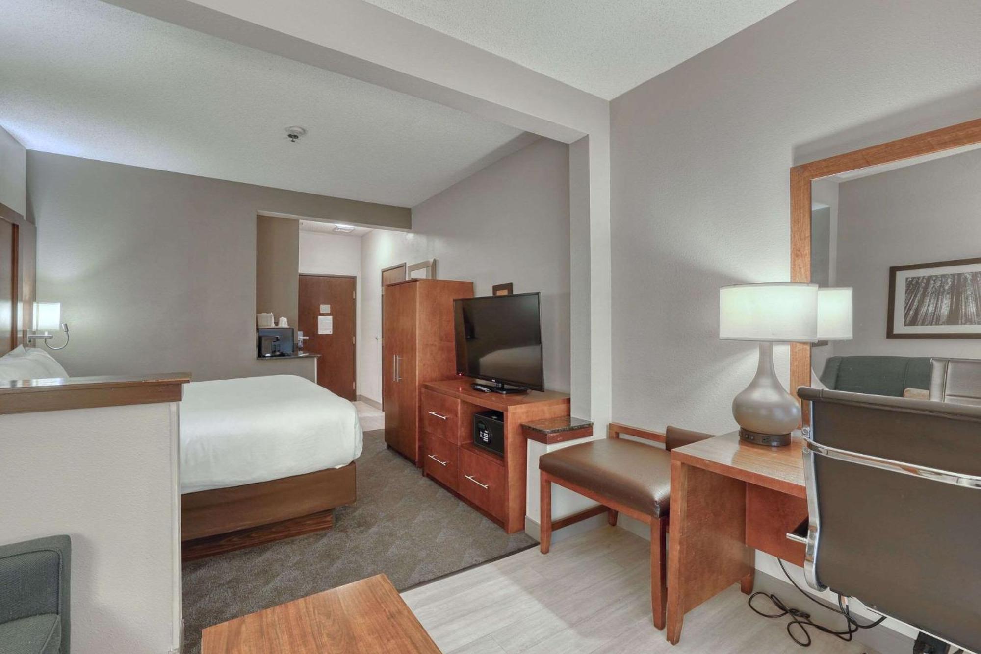 Comfort Suites Appleton Airport Eksteriør billede