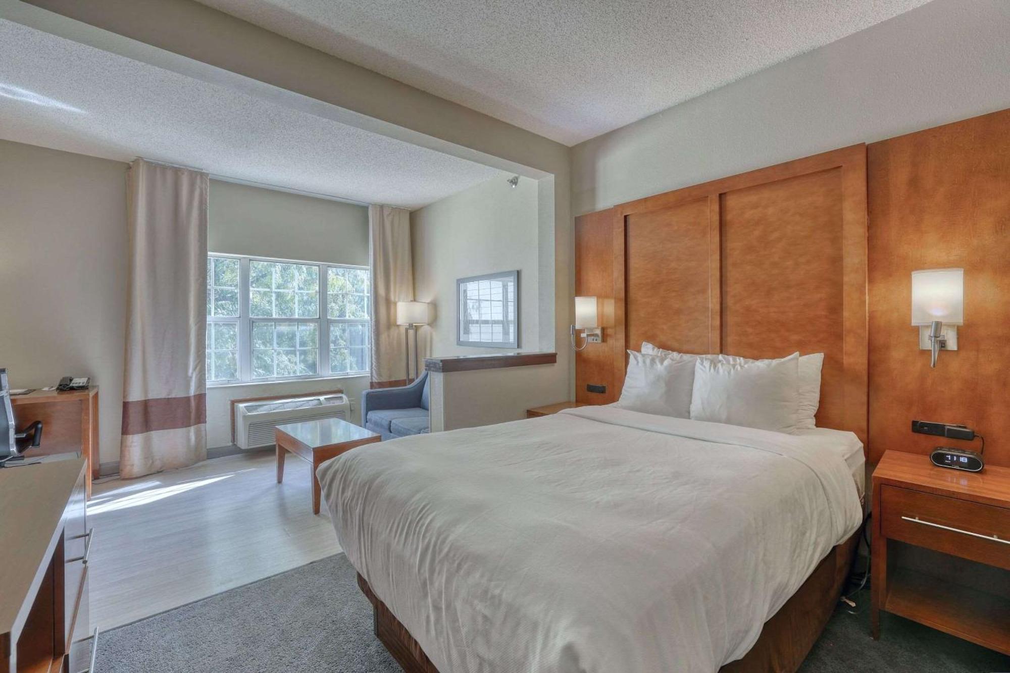 Comfort Suites Appleton Airport Eksteriør billede