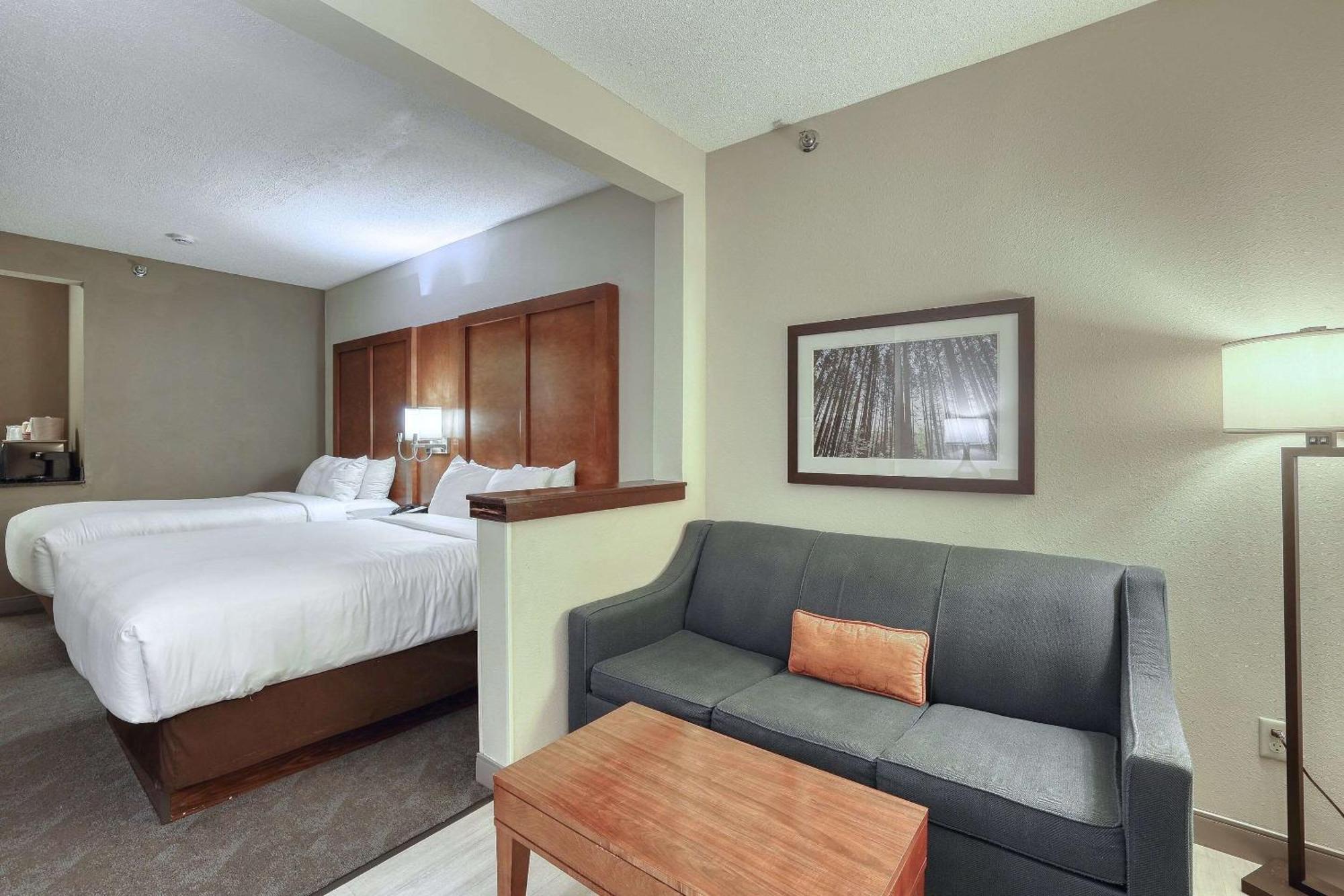 Comfort Suites Appleton Airport Eksteriør billede