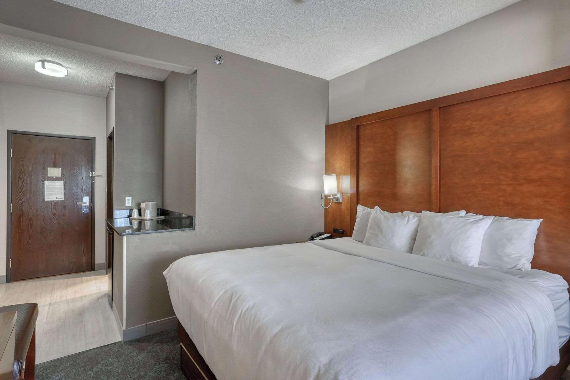 Comfort Suites Appleton Airport Eksteriør billede